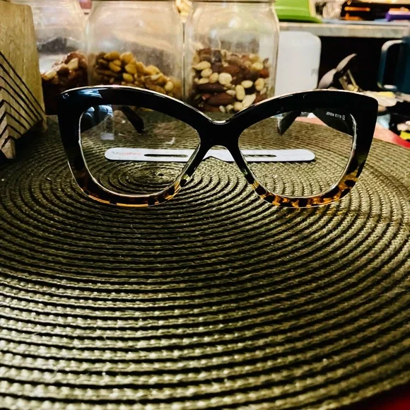 Funky glasses frames - Picture 4 of 4